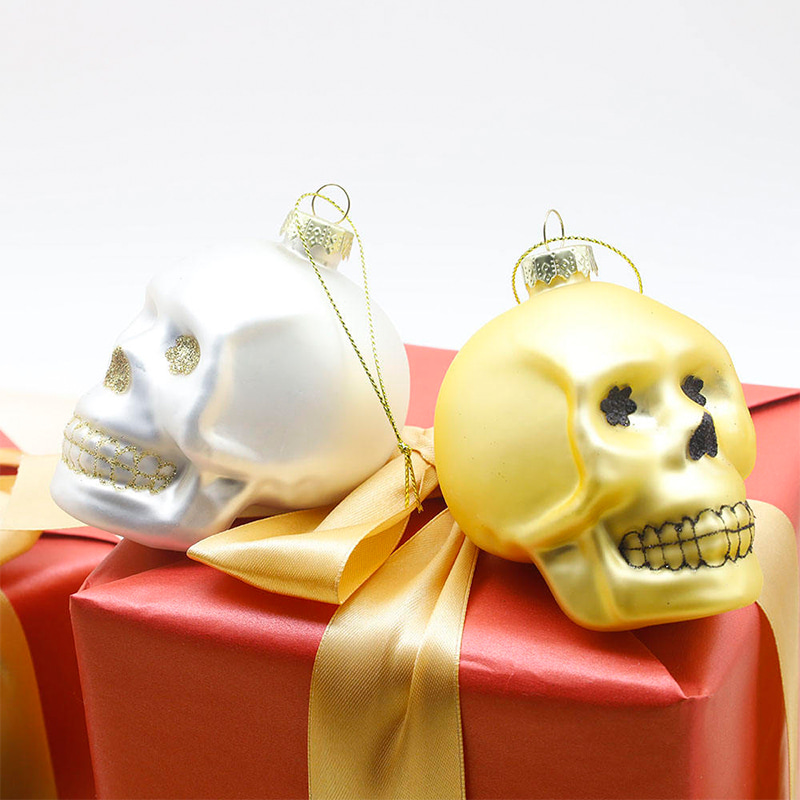 Zestaw ozdób ze szklanej czaszki o wymiarach 8*9 cm na Halloween