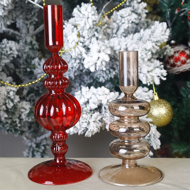 Świecznik ze szkła dmuchanego o średnicy 18 cm. Świąteczny wystrój stołu